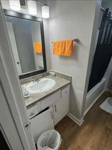 1BR Apartment - $/mo FLAT RATE
