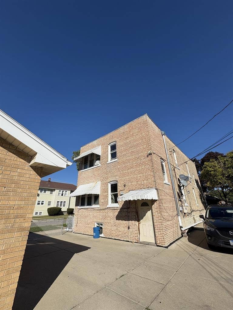 Room Available in Melrose Park