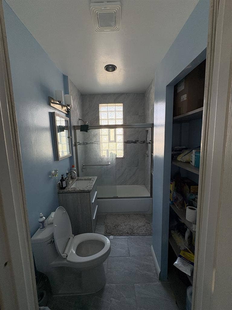 Room Available in Melrose Park