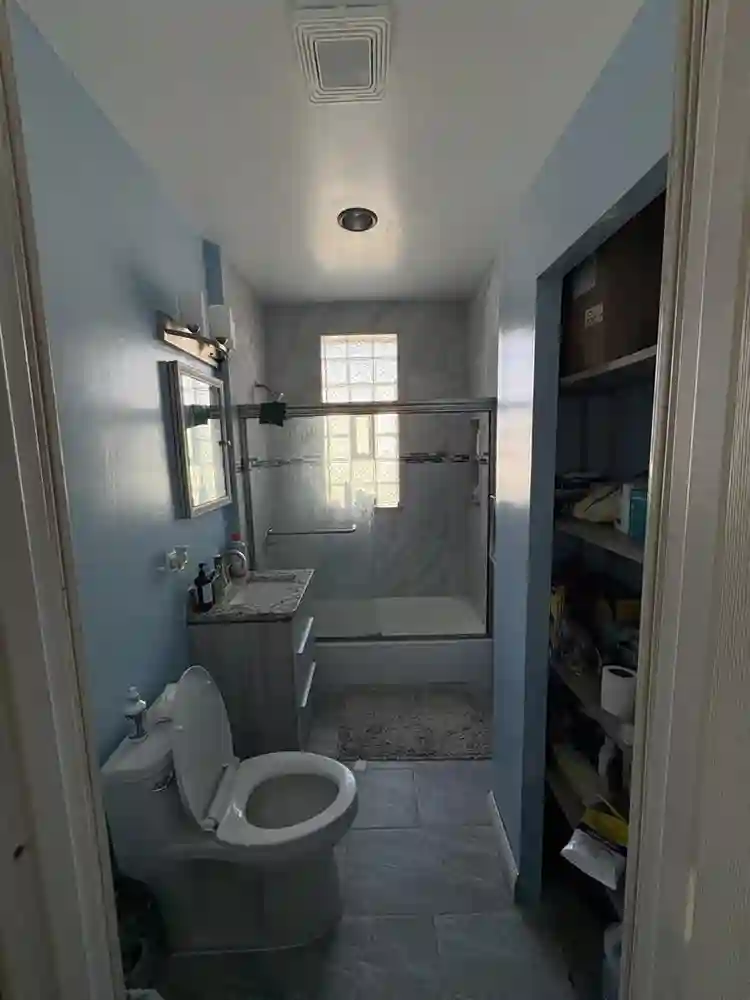 Room Available in Melrose Park