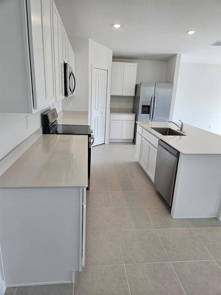 Private room for rent (newly built)