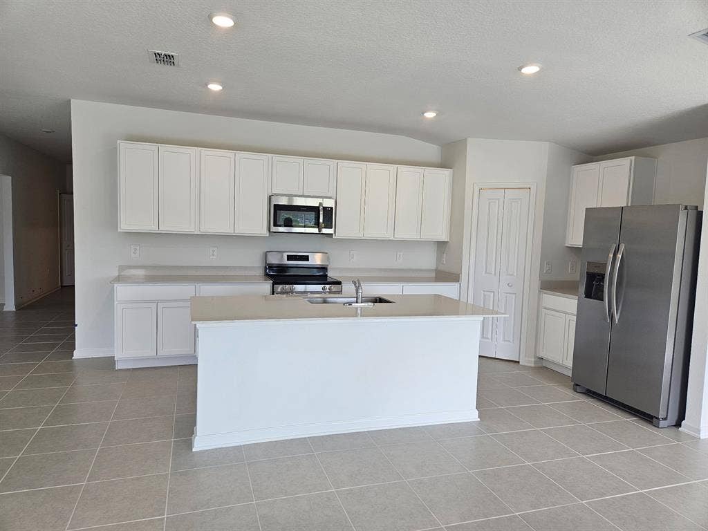 Private room for rent (newly built)