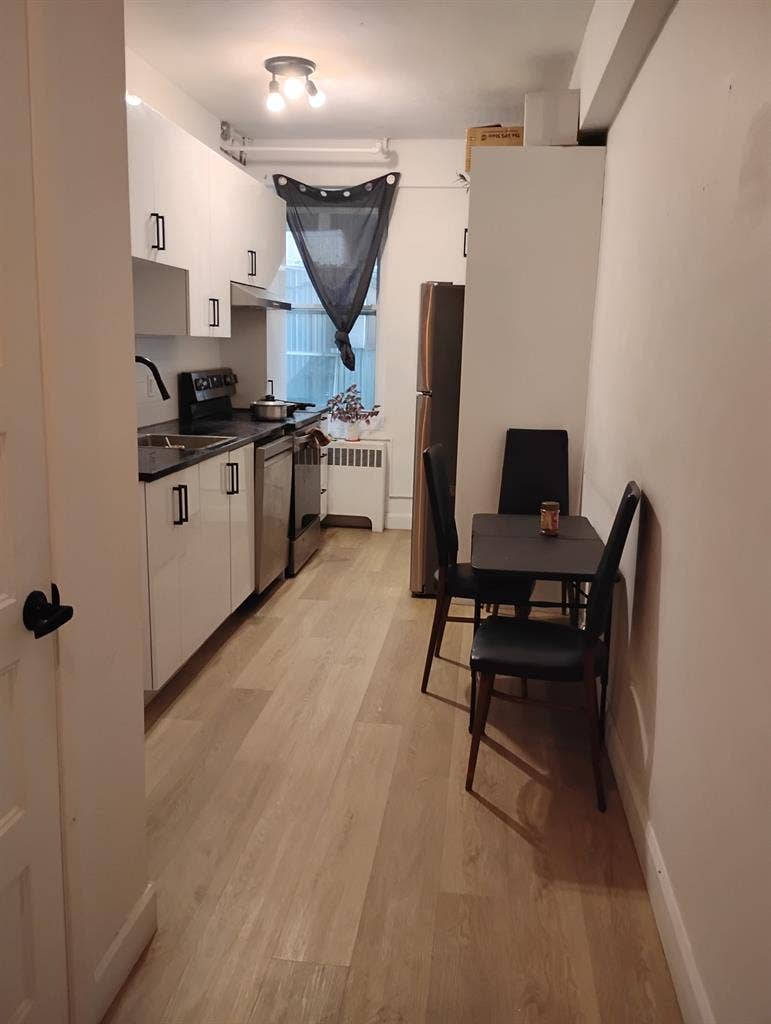 Room in 2 bedroom