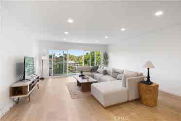 ✨ Updated BA Top-Floor Condo