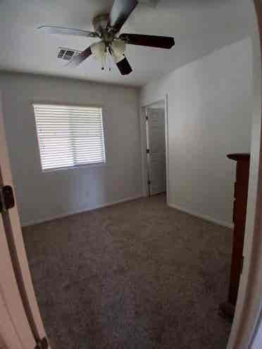 2 rooms for rent in Goodyear