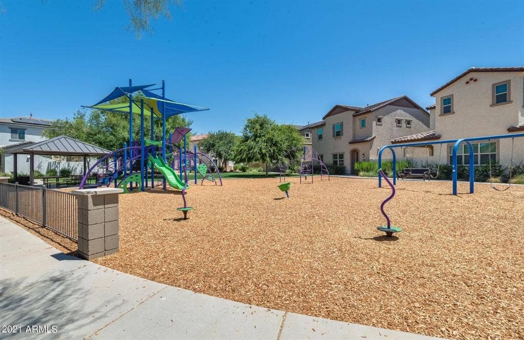 2 rooms for rent in Goodyear