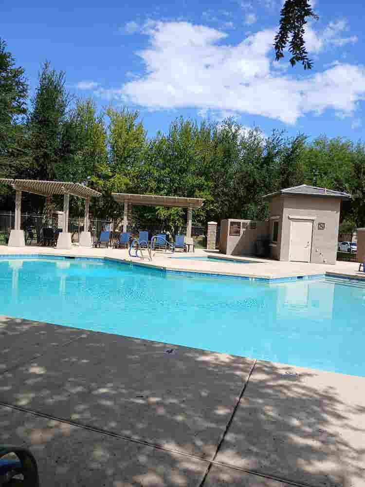 2 rooms for rent in Goodyear