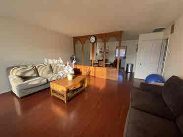 Spacious Room w Full Private Bath!