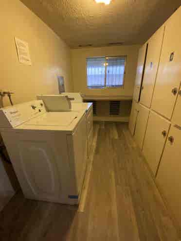 Spacious Room w Full Private Bath!