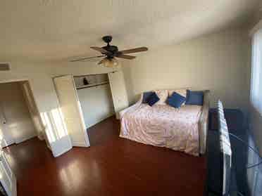 Spacious Room w Full Private Bath!