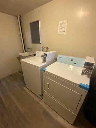 Spacious Room w Full Private Bath!