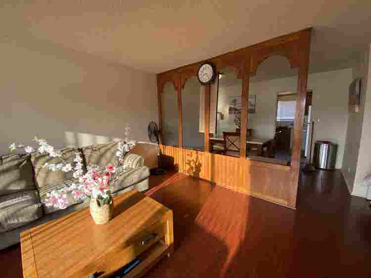 Spacious Room w Full Private Bath!