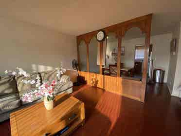Spacious Room w Full Private Bath!
