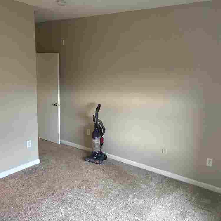 Spacious room with a Mountain View!