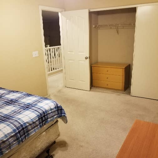 Large room for rent $