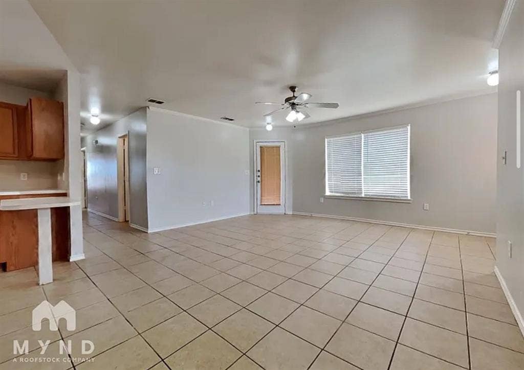 Room for Rent Near Texas Tech 🏡💫