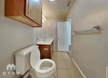 Room for Rent Near Texas Tech 🏡💫