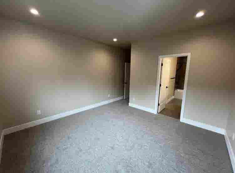New NW th Ave room w ensuite.