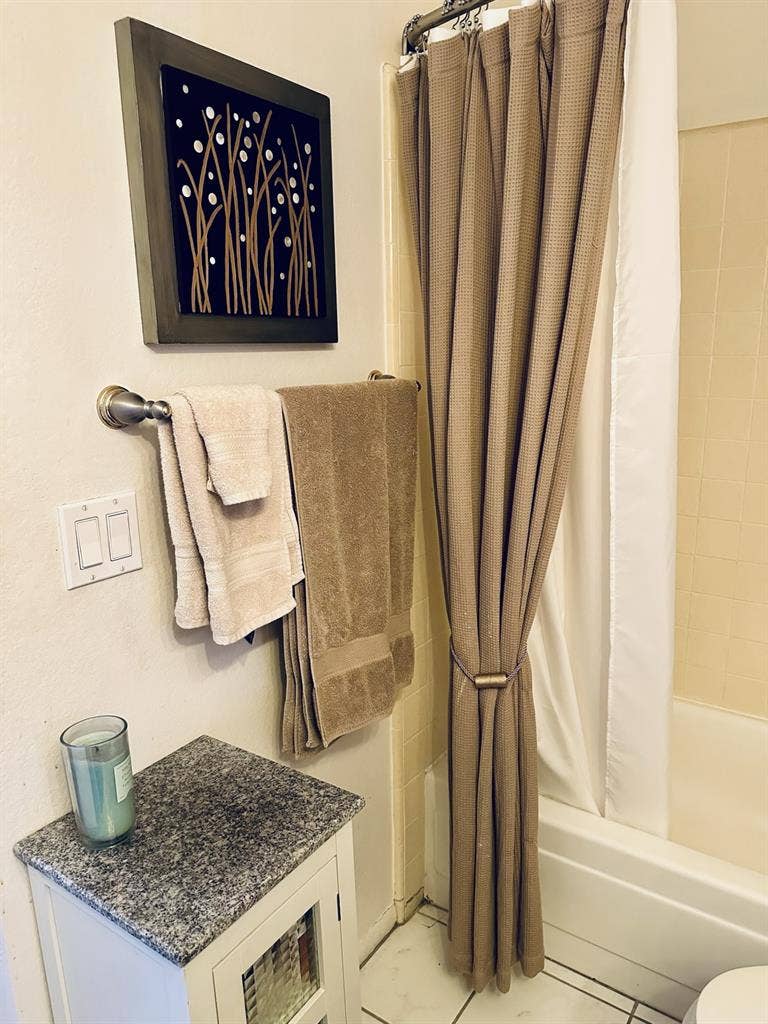 Fully furnished BR in NW HB