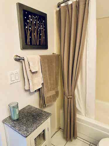 Fully furnished BR in NW HB