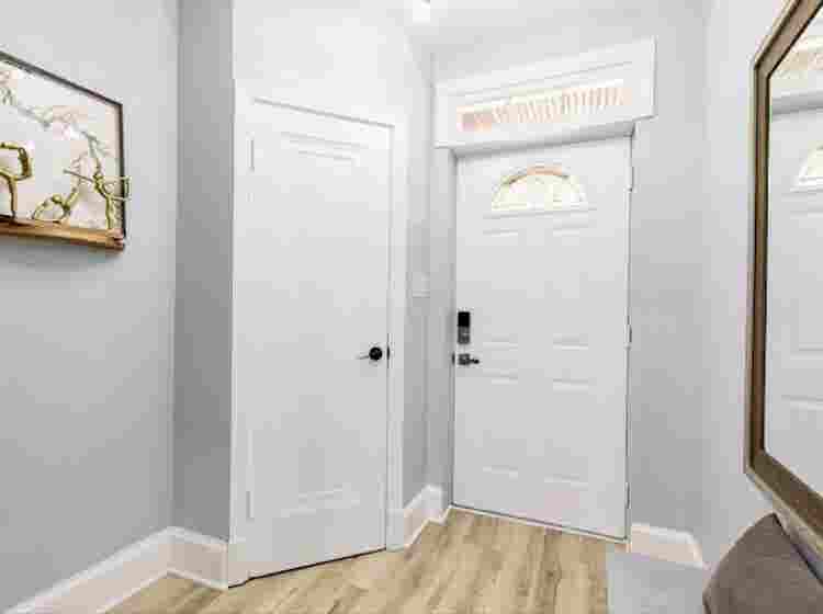 Utilities included-Share bathroom