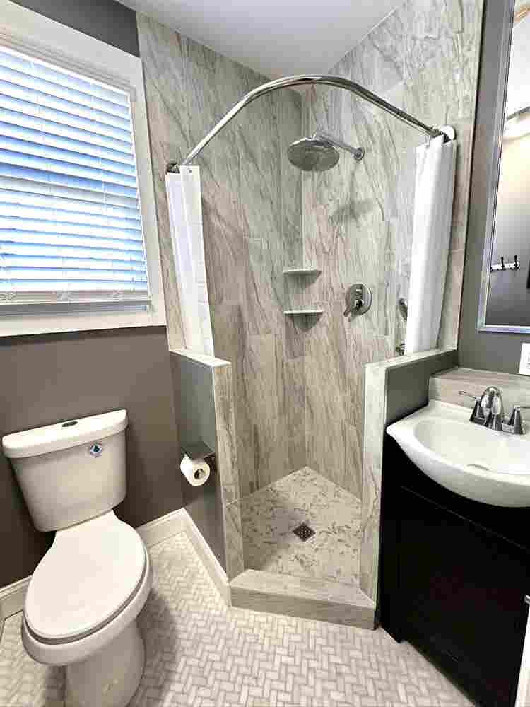 Utilities included-Share bathroom