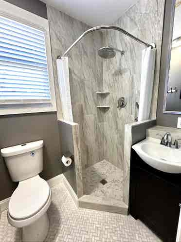 Utilities included-Share bathroom