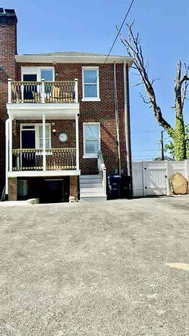 Utilities included-Share bathroom