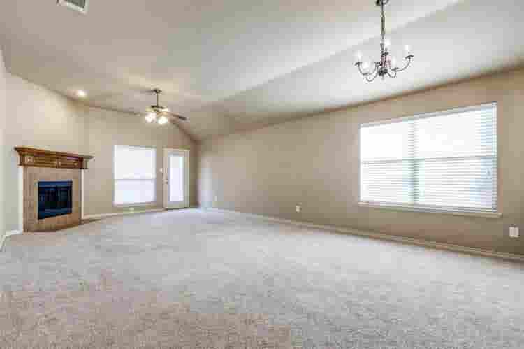 Private room/bath in McKinney