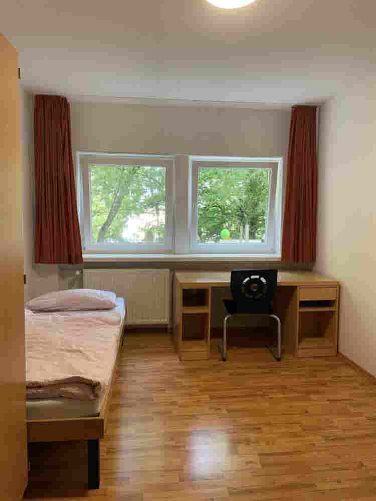 Subletting my room: Aug.-Sept.
