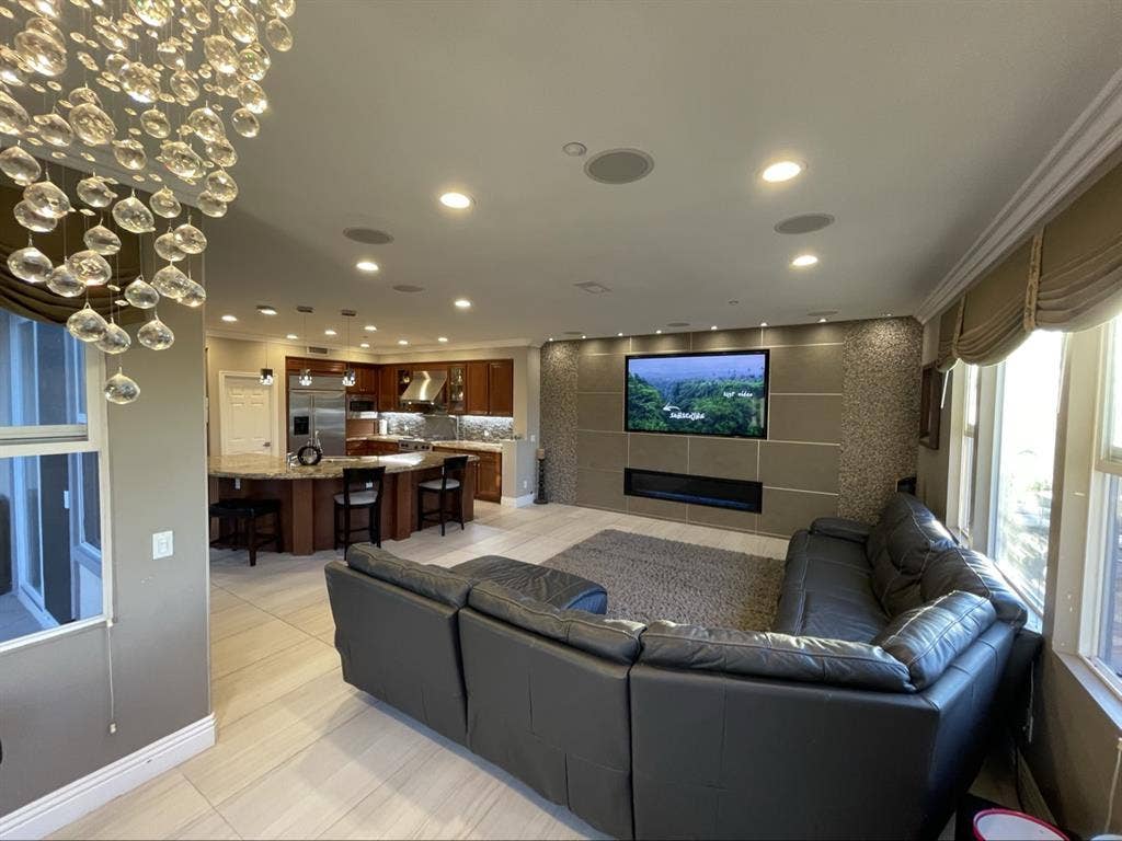 Furnished Private Suite & Bath.