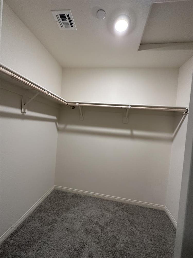 Master w/Private Bathroom