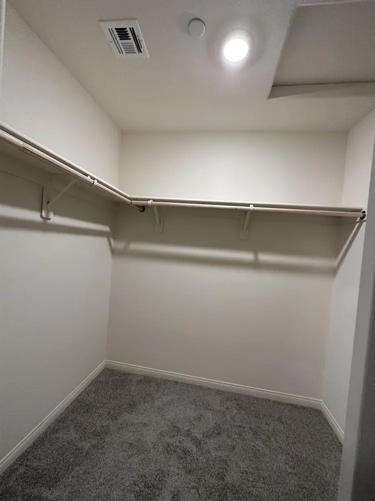 Master w/Private Bathroom