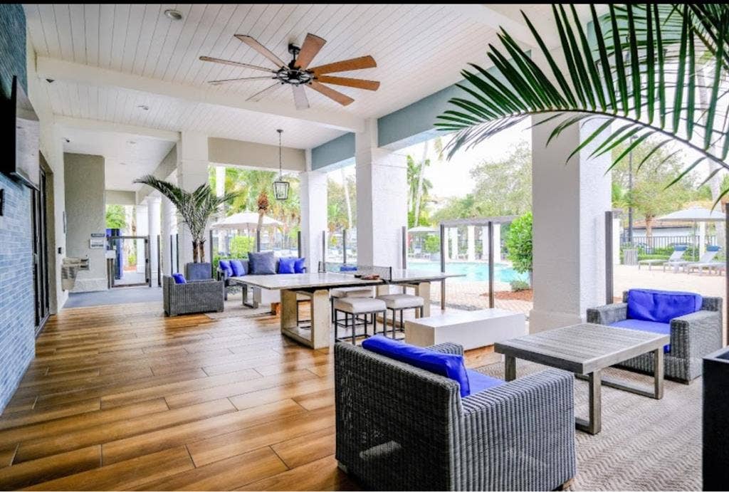 Looking for roommate in Sophia