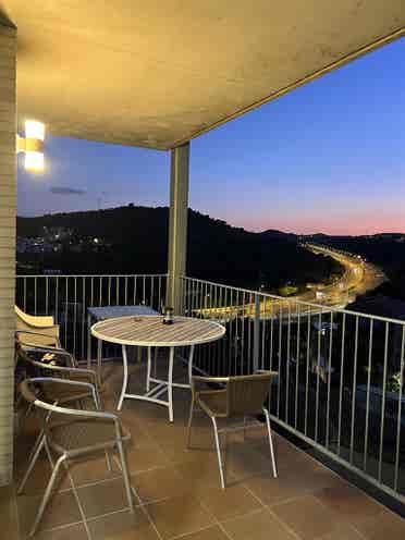 Habitación doble en piso atractivoo