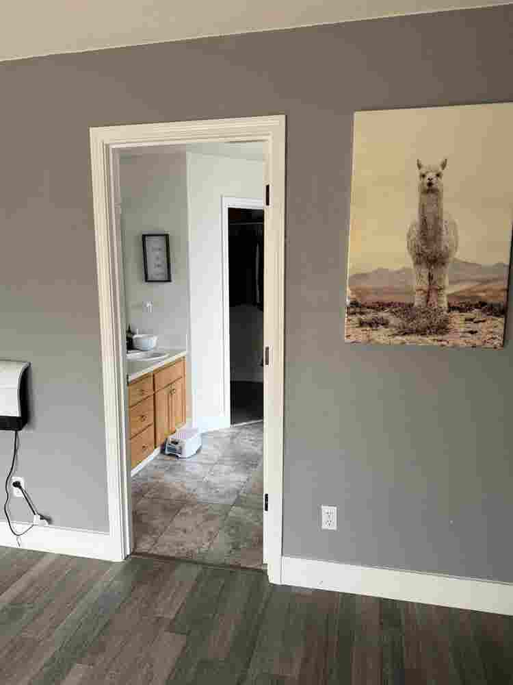 Master bedroom for rent