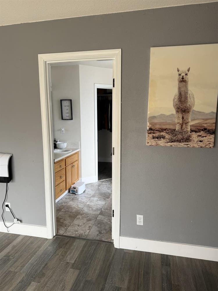Master bedroom for rent