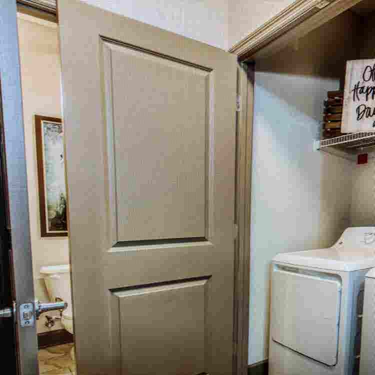 Room to rent now!