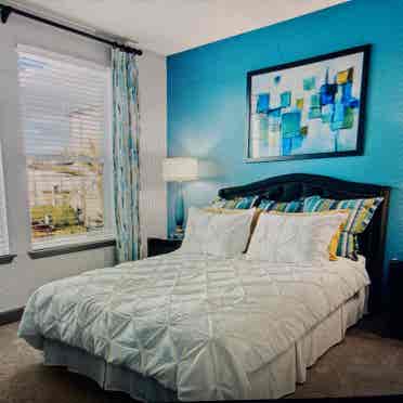 Room to rent now!