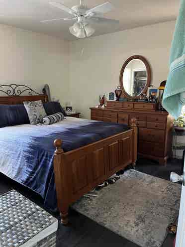 Large room in three bd house
