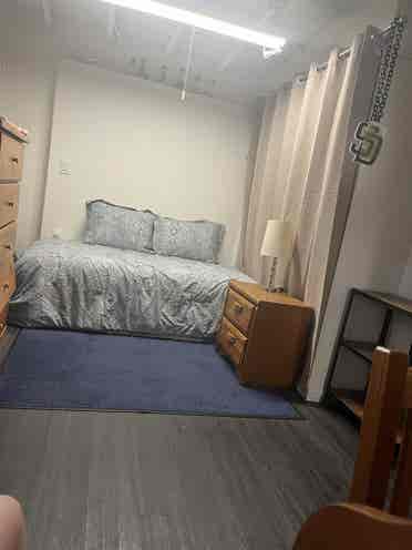 Large room in three bd house