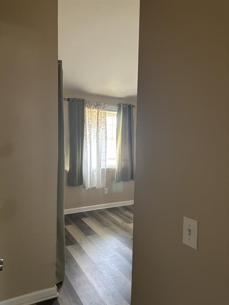 Single and furnished room if needed