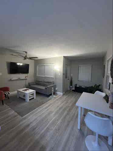 September 1st move in
!! 1 room left