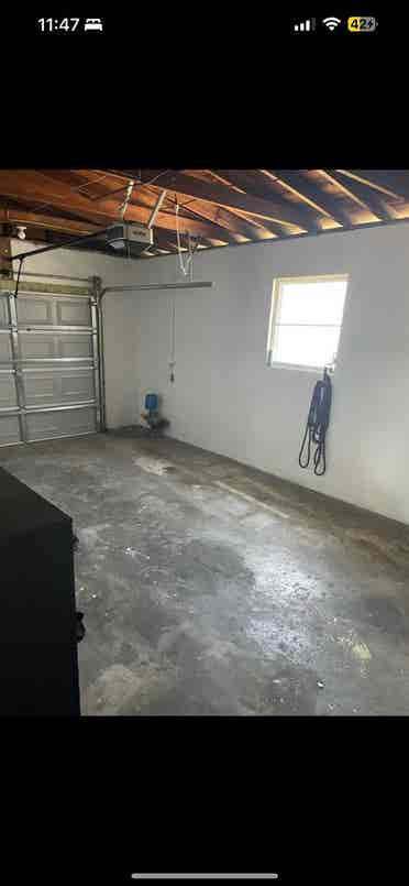 September 1st move in
!! 1 room left