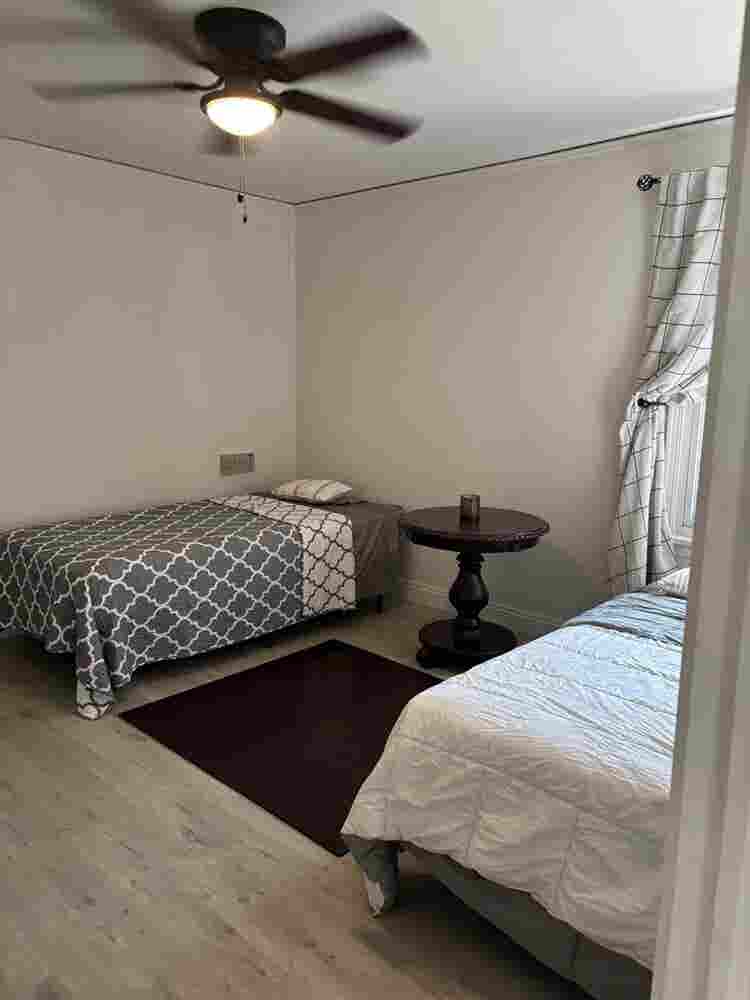 3 rooms for single/double start $