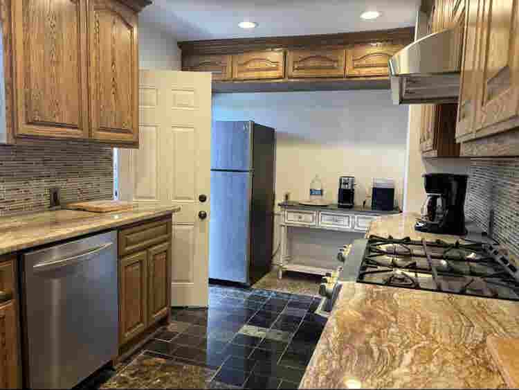3 rooms for single/double start $