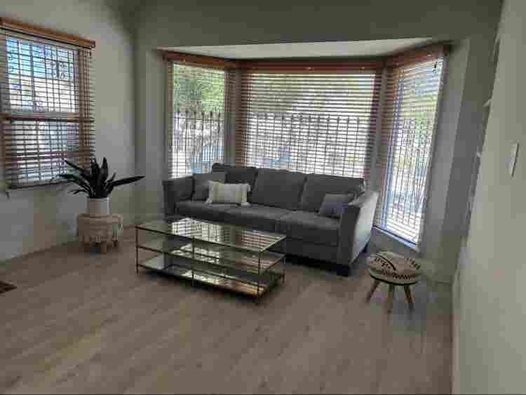 3 rooms for single/double start $