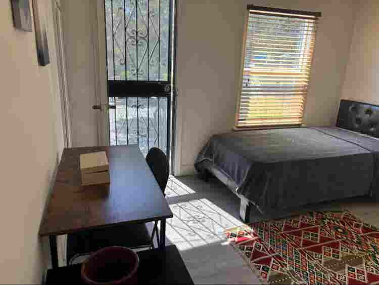 3 rooms for single/double start $