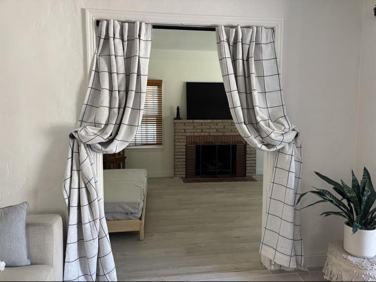 3 rooms for single/double start $