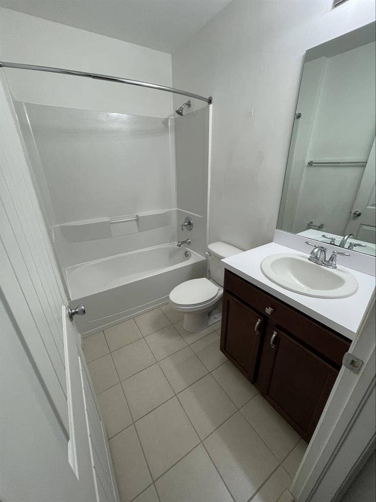 Private room w/walking closet